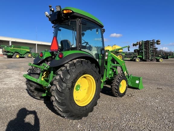 Image of John Deere 4066R equipment image 4