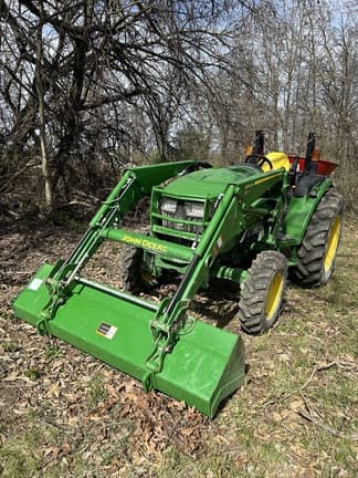 Image of John Deere 4066R equipment image 3