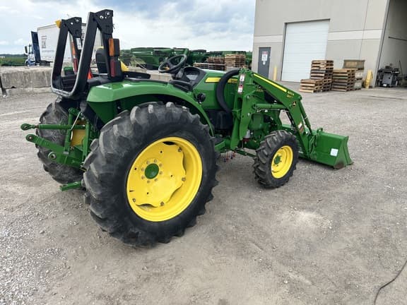 Image of John Deere 4066R equipment image 3