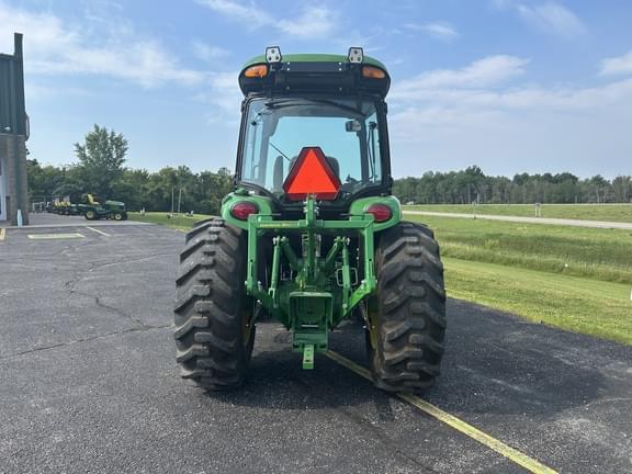 Image of John Deere 4066R equipment image 1