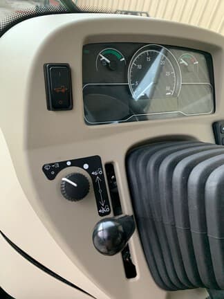 Image of John Deere 4066R equipment image 3