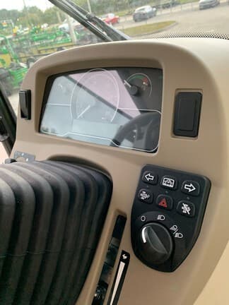 Image of John Deere 4066R equipment image 4