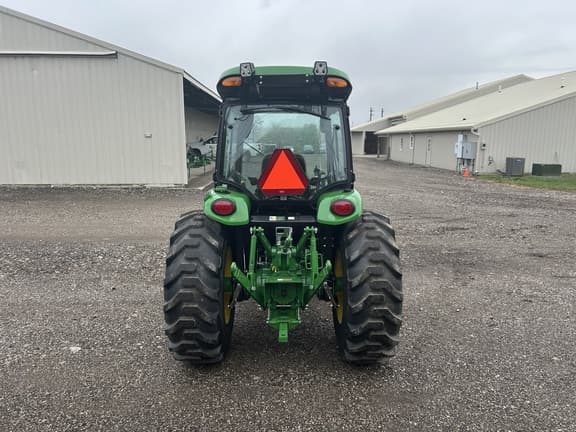 Image of John Deere 4066R equipment image 4