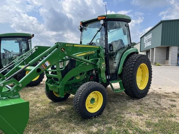 Image of John Deere 4066R equipment image 2