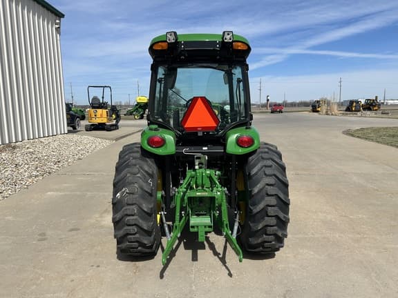 Image of John Deere 4066R equipment image 4