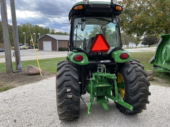 Image of John Deere 4066R equipment image 2