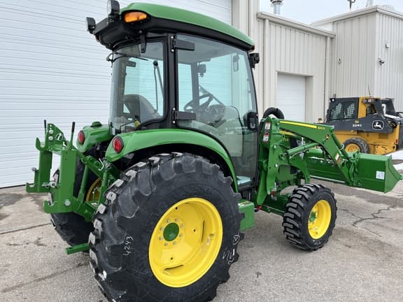 Image of John Deere 4075R equipment image 3