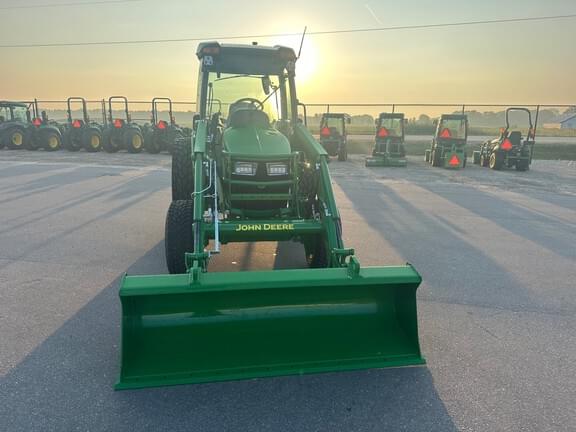 Image of John Deere 4075R equipment image 3