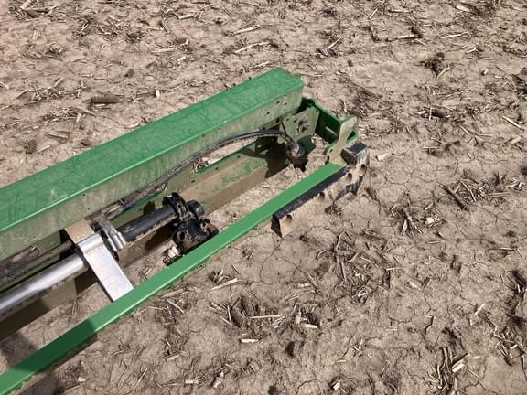 Image of John Deere 408R equipment image 4
