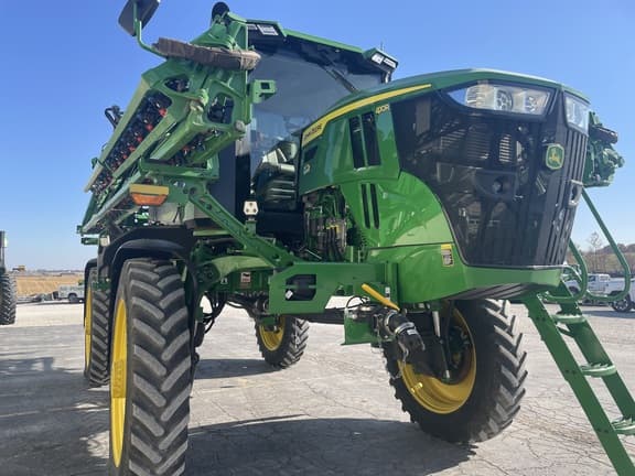 Image of John Deere 410R equipment image 3