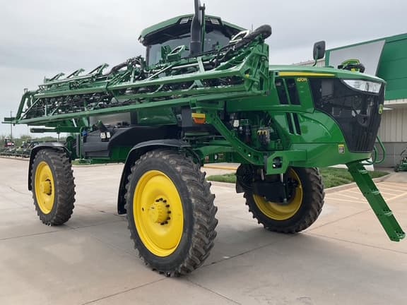 Image of John Deere 410R equipment image 1