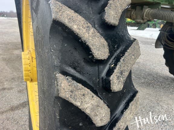 Image of John Deere 410R equipment image 4