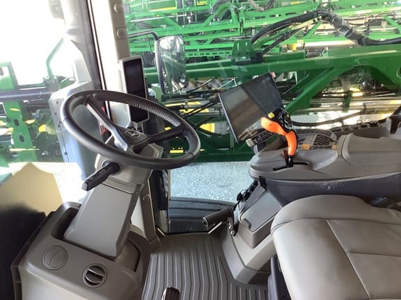 Image of John Deere 410R equipment image 3