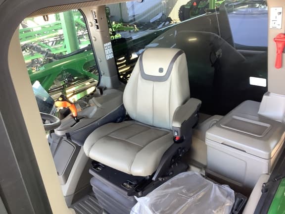 Image of John Deere 410R equipment image 1