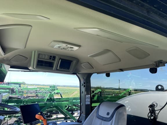 Image of John Deere 410R equipment image 4