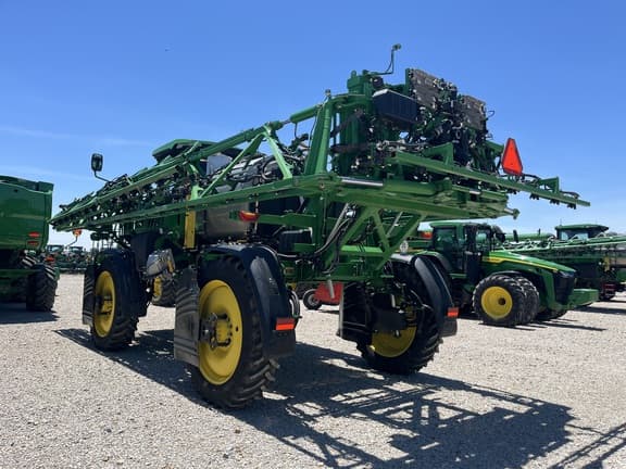 Image of John Deere 410R equipment image 2