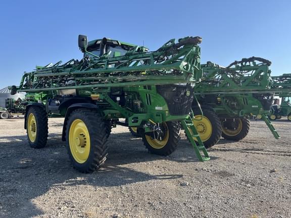 Image of John Deere 410R equipment image 1