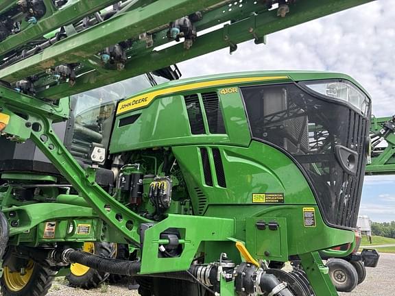 Image of John Deere 410R equipment image 4