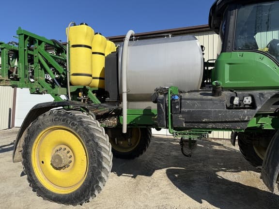 Image of John Deere 410R equipment image 3