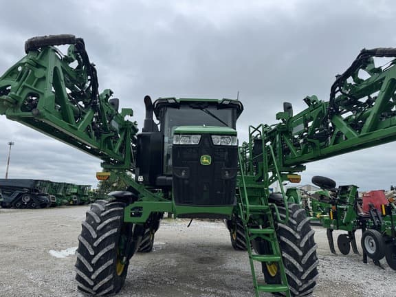 Image of John Deere 410R equipment image 2