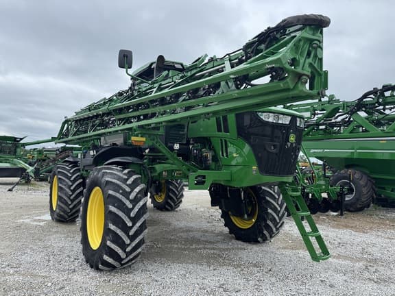 Image of John Deere 410R equipment image 1