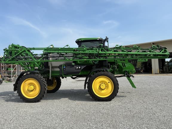 Image of John Deere 410R equipment image 1