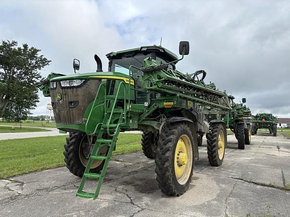 Image of John Deere 410R equipment image 1