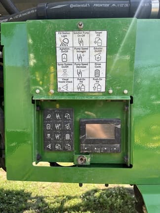 Image of John Deere 410R equipment image 3