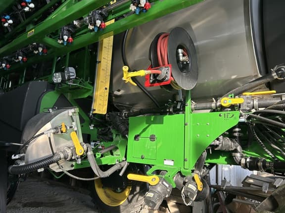 Image of John Deere 410R equipment image 4