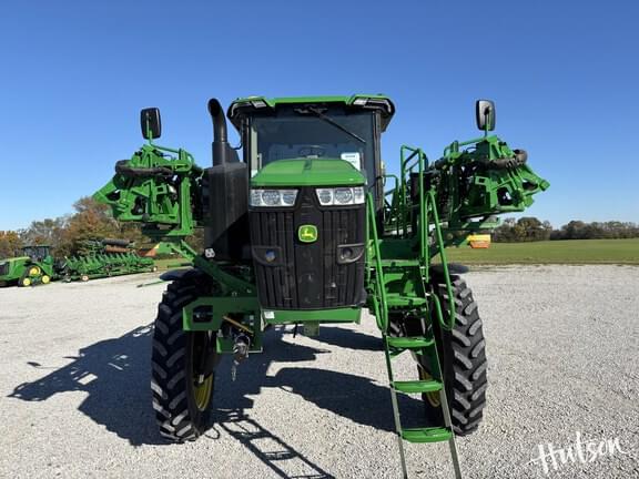 Image of John Deere 410R equipment image 4