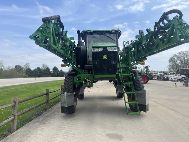 Image of John Deere 410R equipment image 2