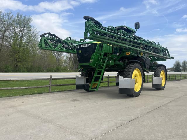 Image of John Deere 410R equipment image 1