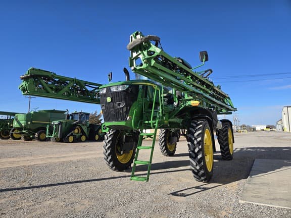 Image of John Deere 410R equipment image 3