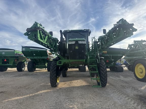 Image of John Deere 410R equipment image 1