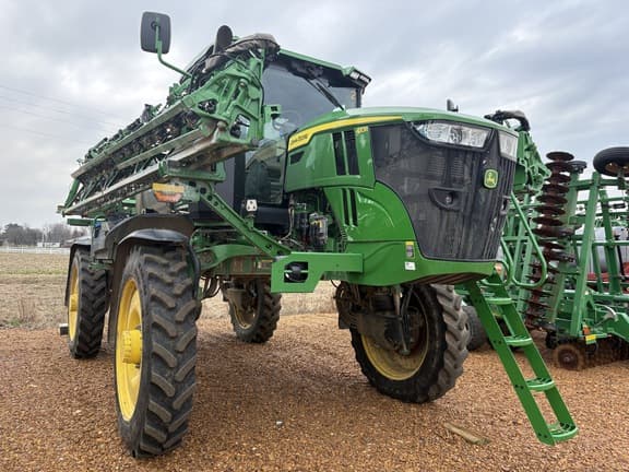 Image of John Deere 410R equipment image 1