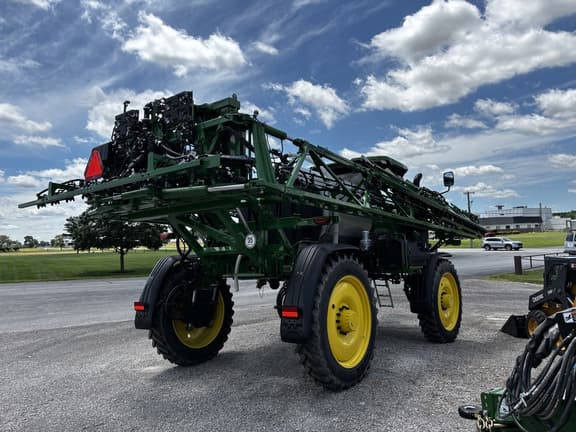 Image of John Deere 410R equipment image 4