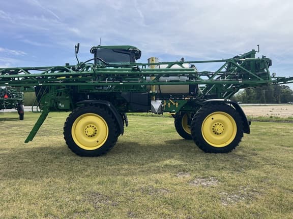 Image of John Deere 410R equipment image 2