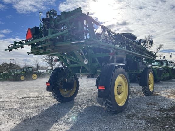 Image of John Deere 410R equipment image 3