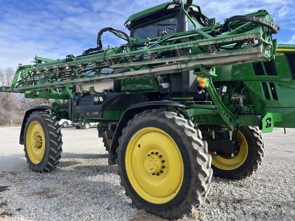 Image of John Deere 410R equipment image 4