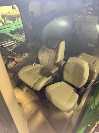 Image of John Deere 410R equipment image 4