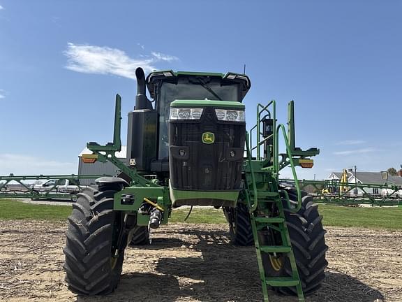 Image of John Deere 410R equipment image 4