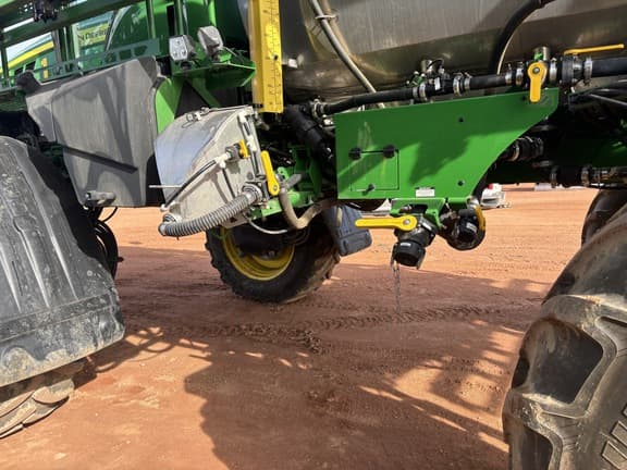 Image of John Deere 412R equipment image 3