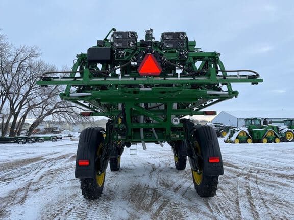 Image of John Deere 412R equipment image 3