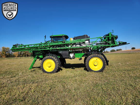 Image of John Deere 412R equipment image 4