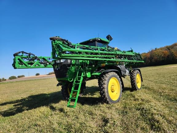 Image of John Deere 412R equipment image 3