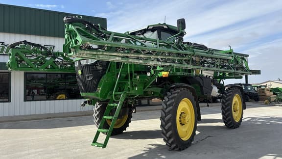 Image of John Deere 412R equipment image 4