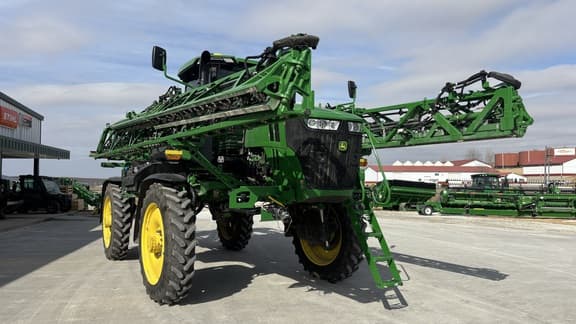 Image of John Deere 412R equipment image 2