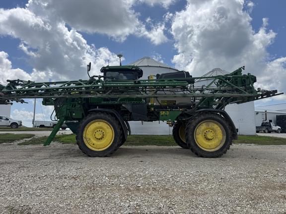 Image of John Deere 412R equipment image 1