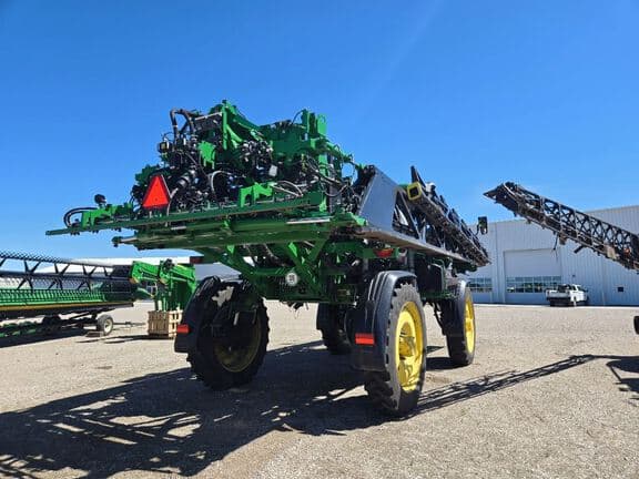 Image of John Deere 412R equipment image 4