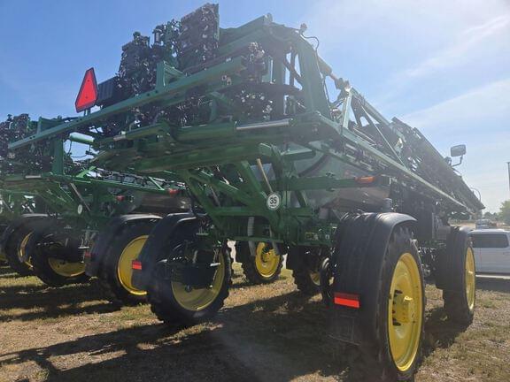 Image of John Deere 412R equipment image 4